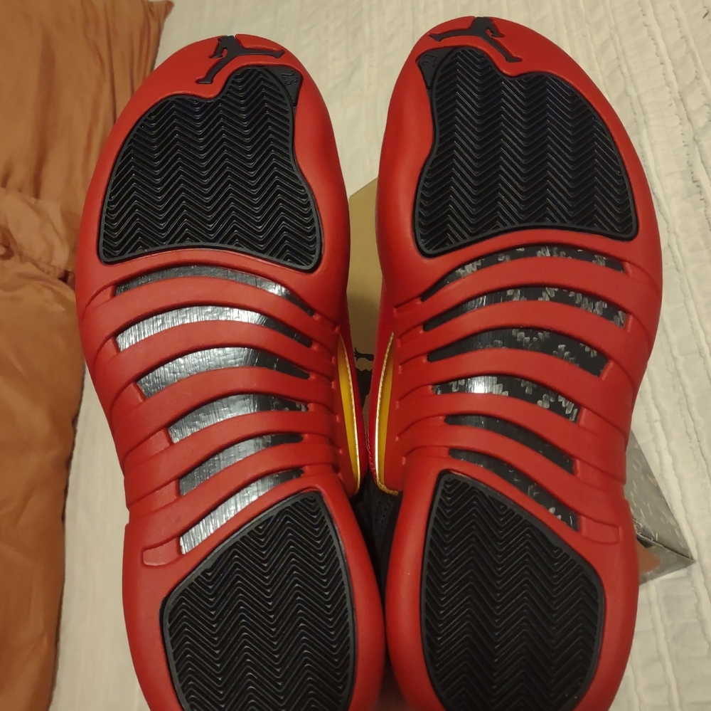 *SOLD* Jordan 12 Low SE SupeR Bowl LV - Picture 5 of 5